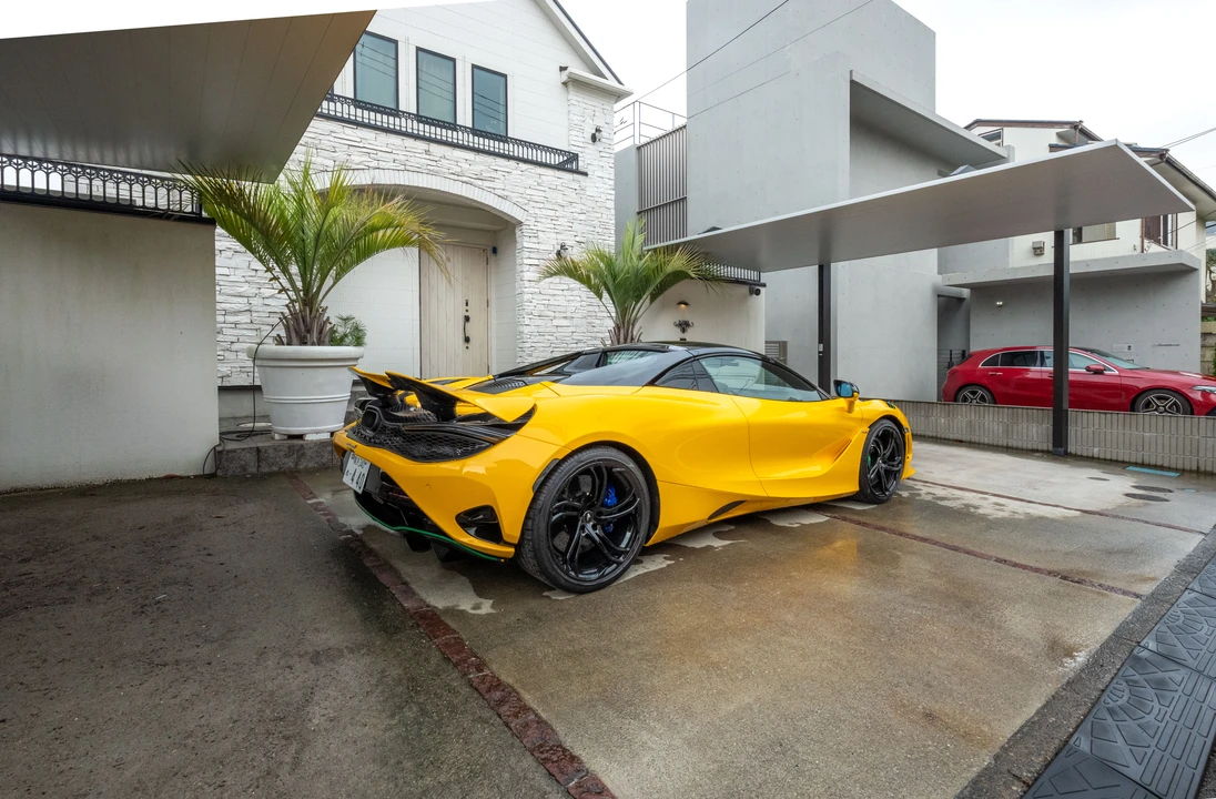 2025 McLaren 750S Spider - Image 9 of 31