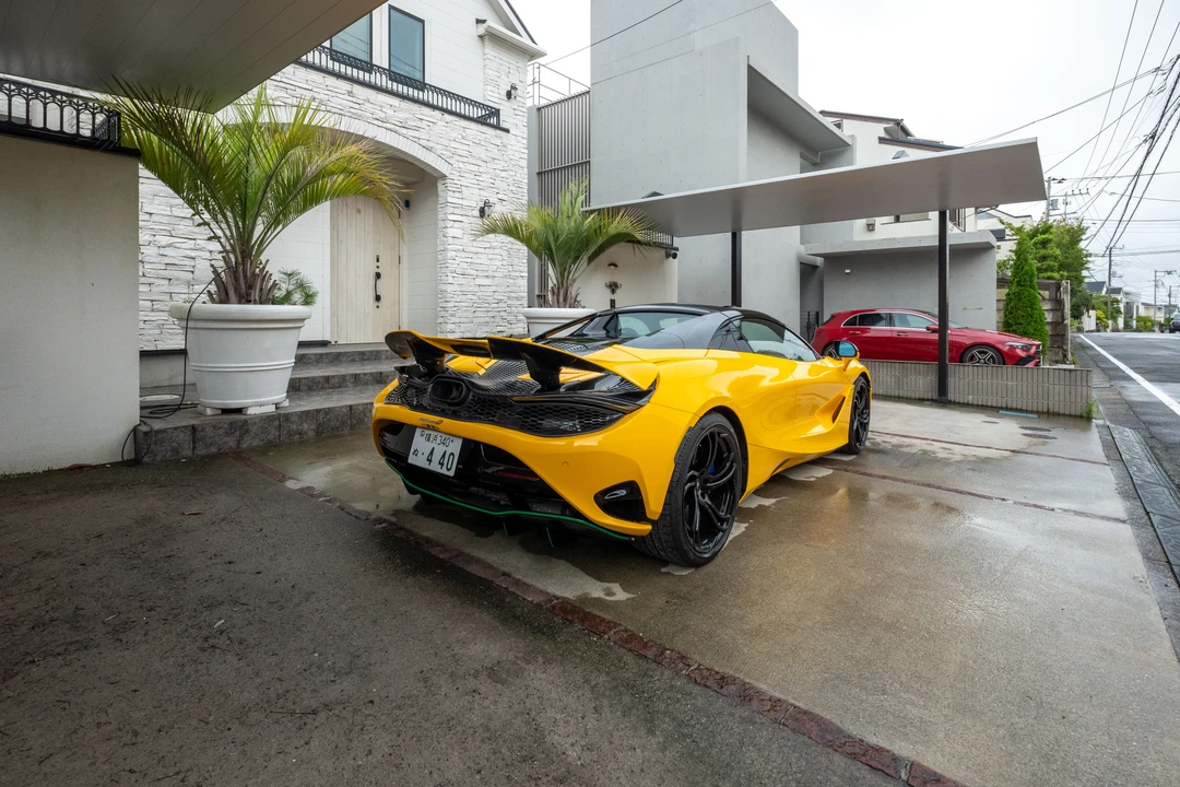 2025 McLaren 750S Spider - Image 10 of 31