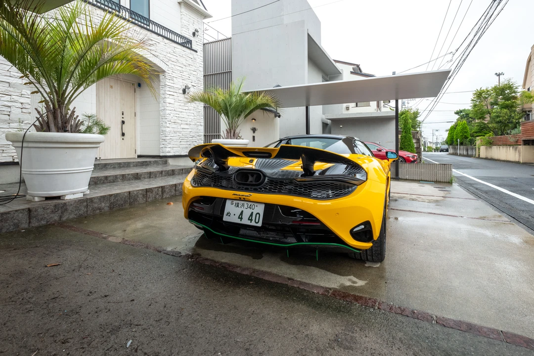 2025 McLaren 750S Spider - Image 11 of 31