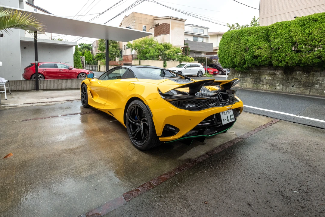 2025 McLaren 750S Spider - Image 15 of 31
