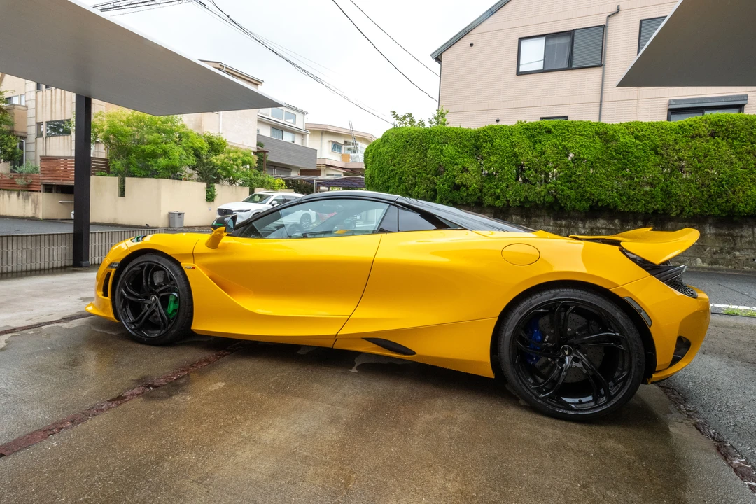 2025 McLaren 750S Spider - Image 17 of 31