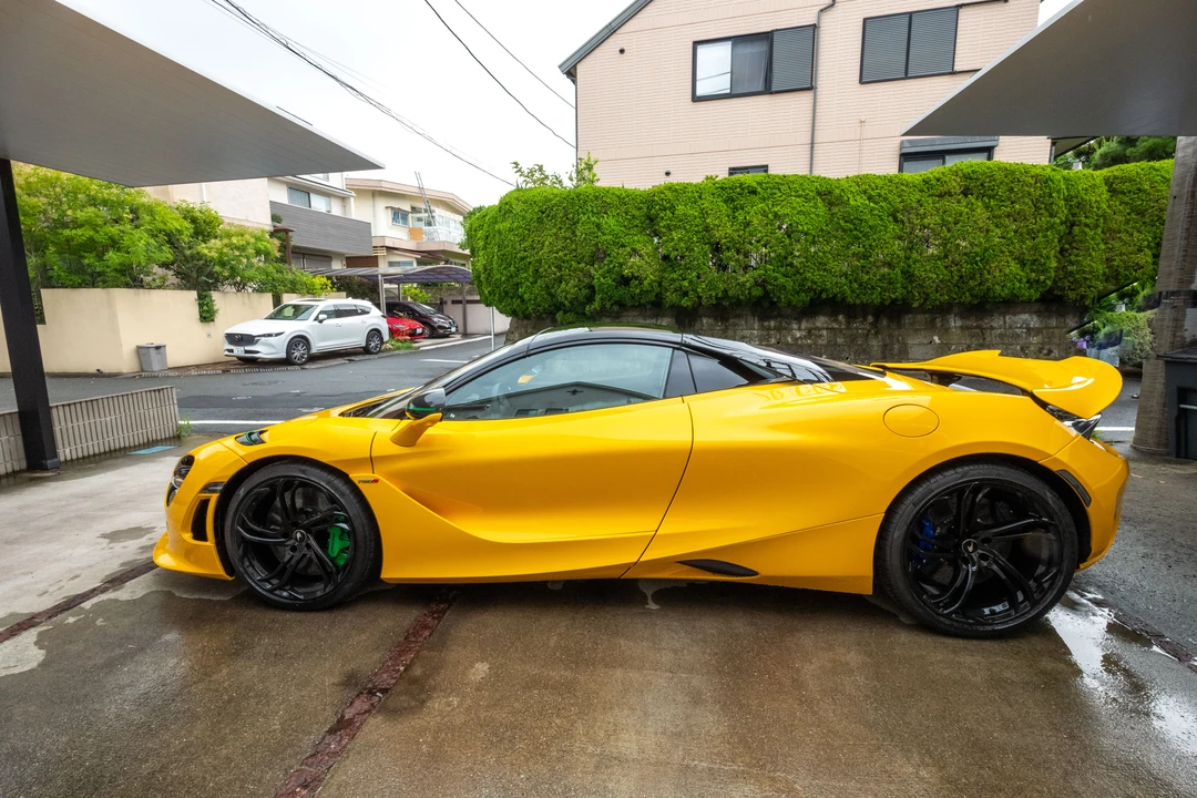 2025 McLaren 750S Spider - Image 18 of 31
