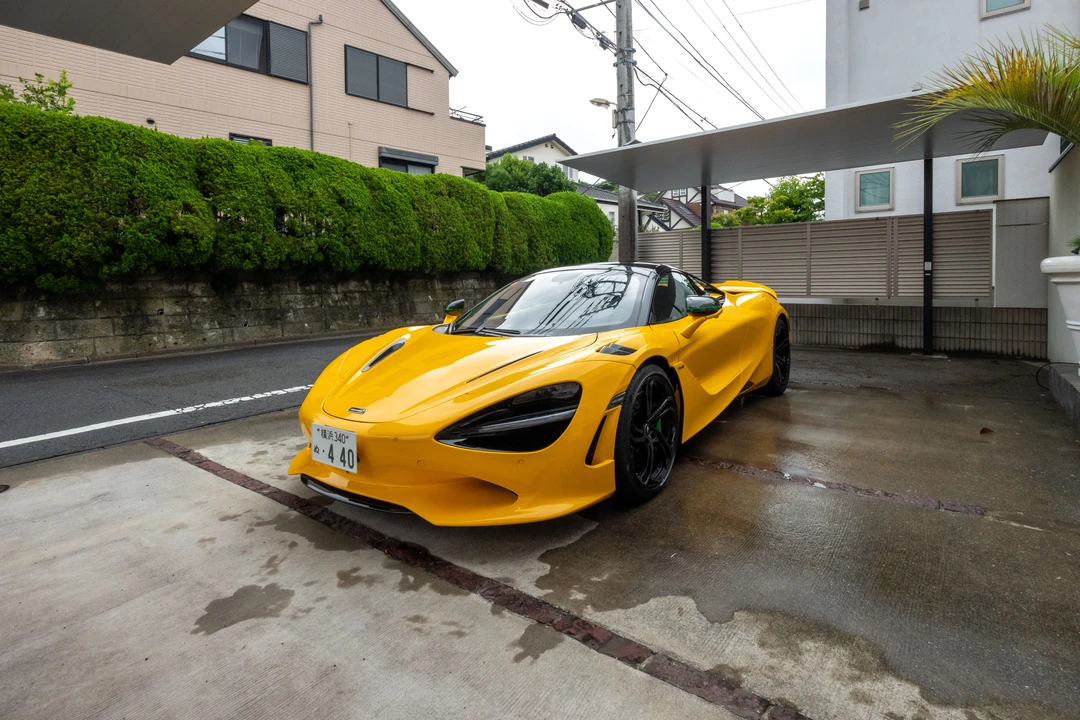 2025 McLaren 750S Spider - Image 19 of 31