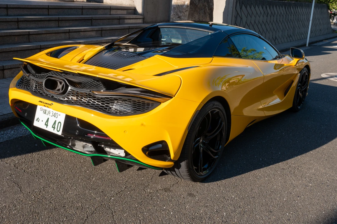 2025 McLaren 750S Spider - Image 27 of 31