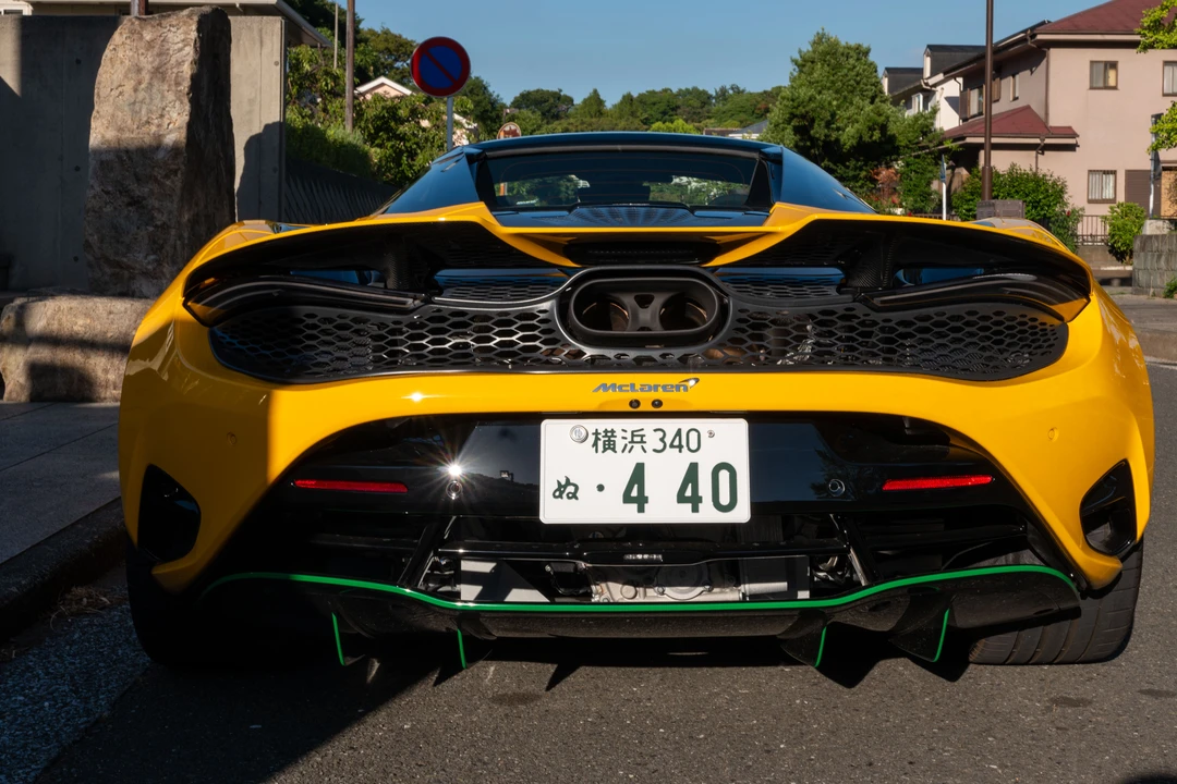 2025 McLaren 750S Spider - Image 26 of 31