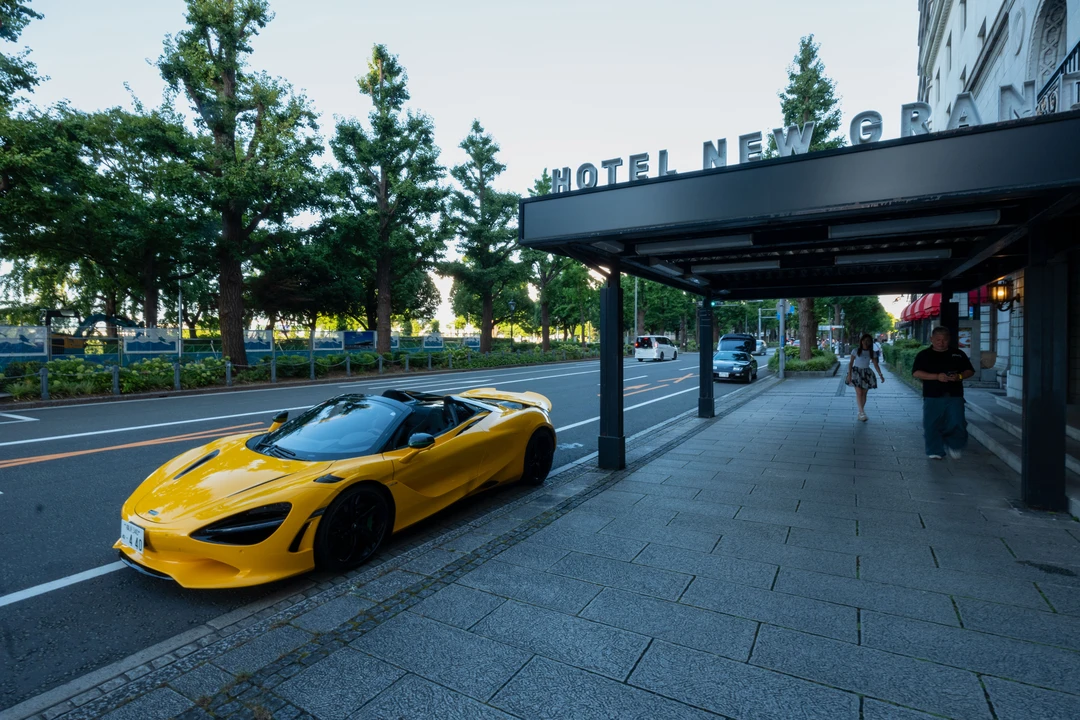 2025 McLaren 750S Spider - Image 28 of 31