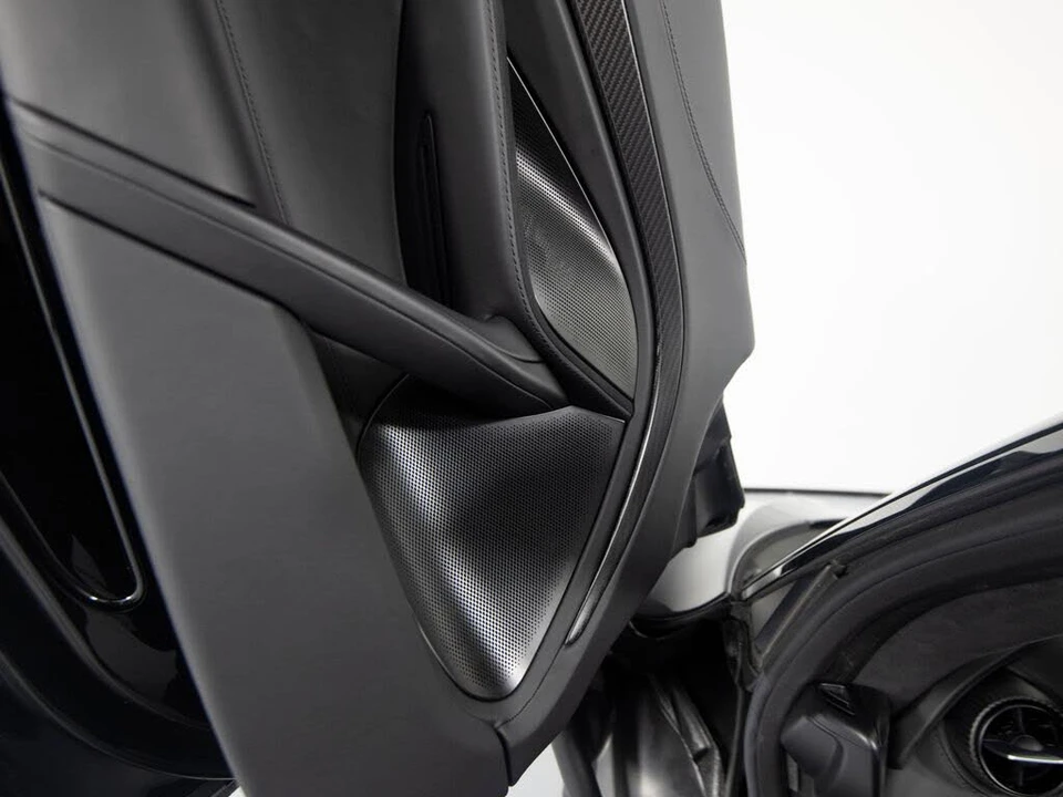 2025 McLaren 750S Spider - Image 13 of 31