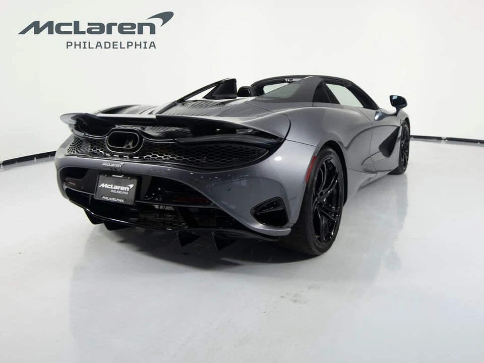 2025 McLaren 750S Spider - Image 6 of 31
