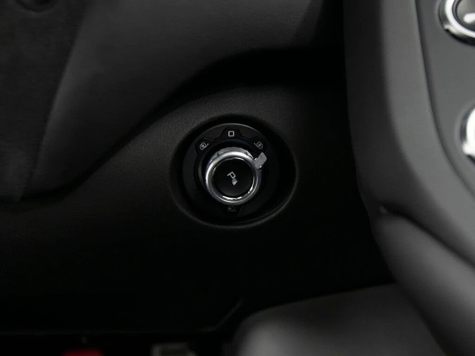 2025 McLaren 750S Spider - Image 31 of 31