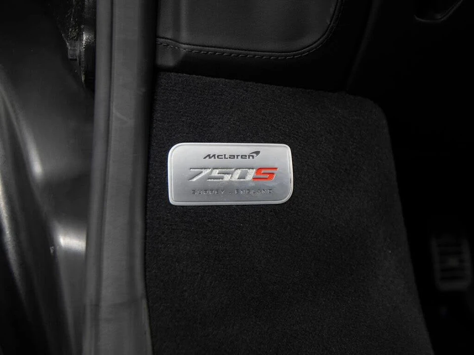 2025 McLaren 750S Spider - Image 15 of 31