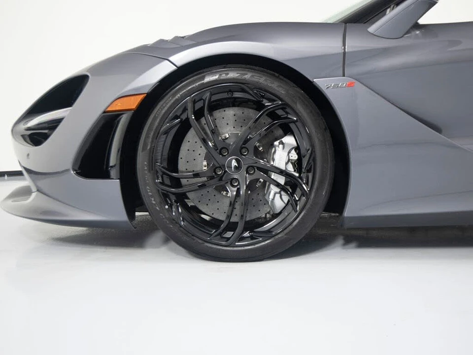2025 McLaren 750S Spider - Image 10 of 31