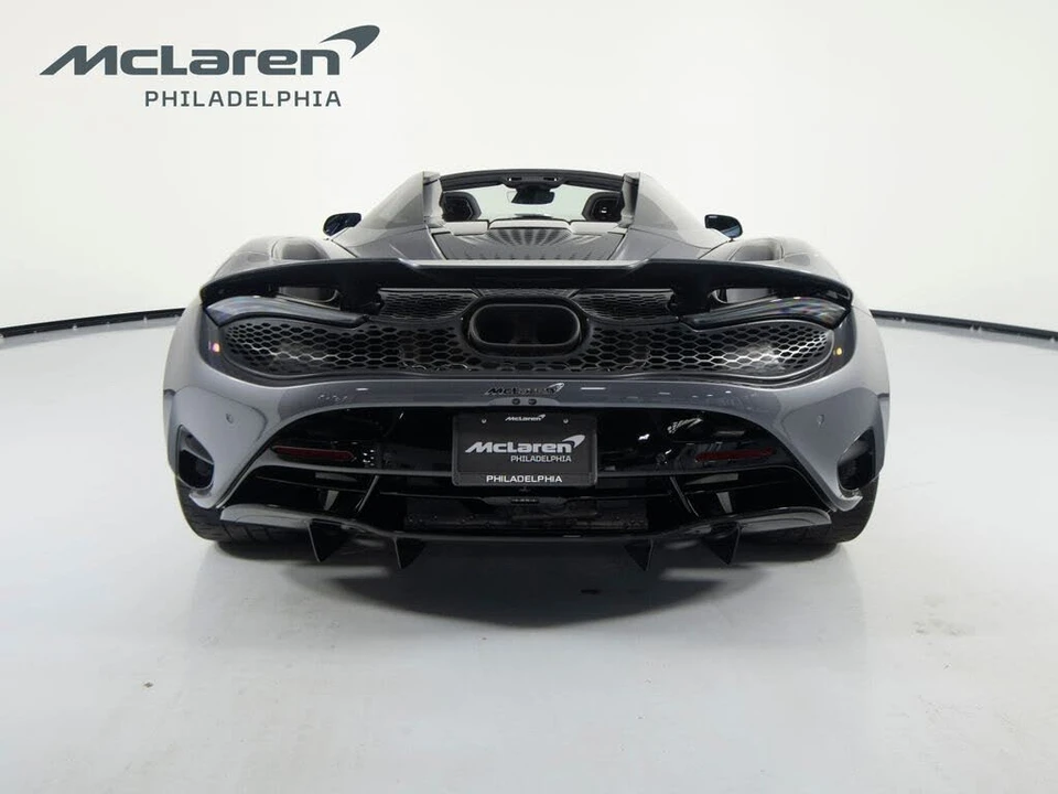 2025 McLaren 750S Spider - Image 7 of 31