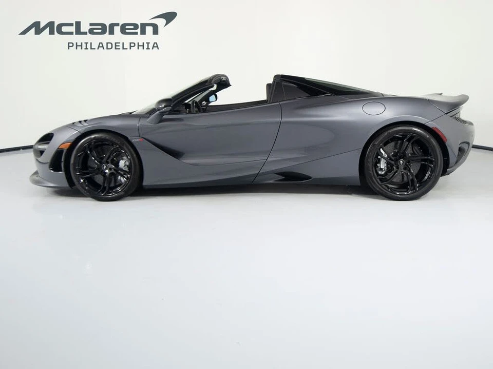 2025 McLaren 750S Spider - Image 9 of 31