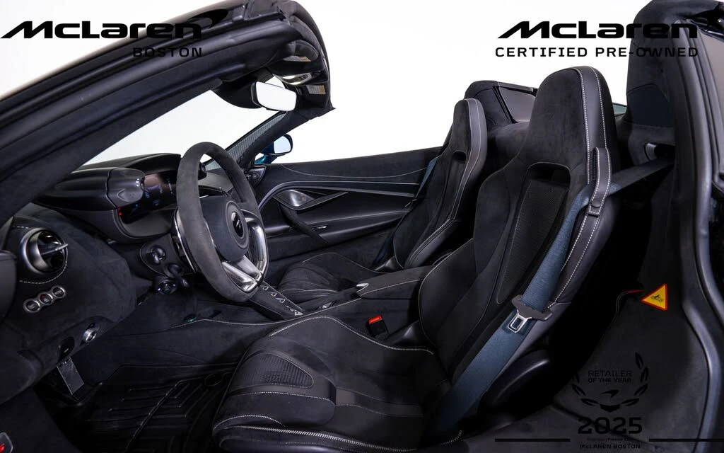 2025 McLaren 750S Spider - Image 22 of 26