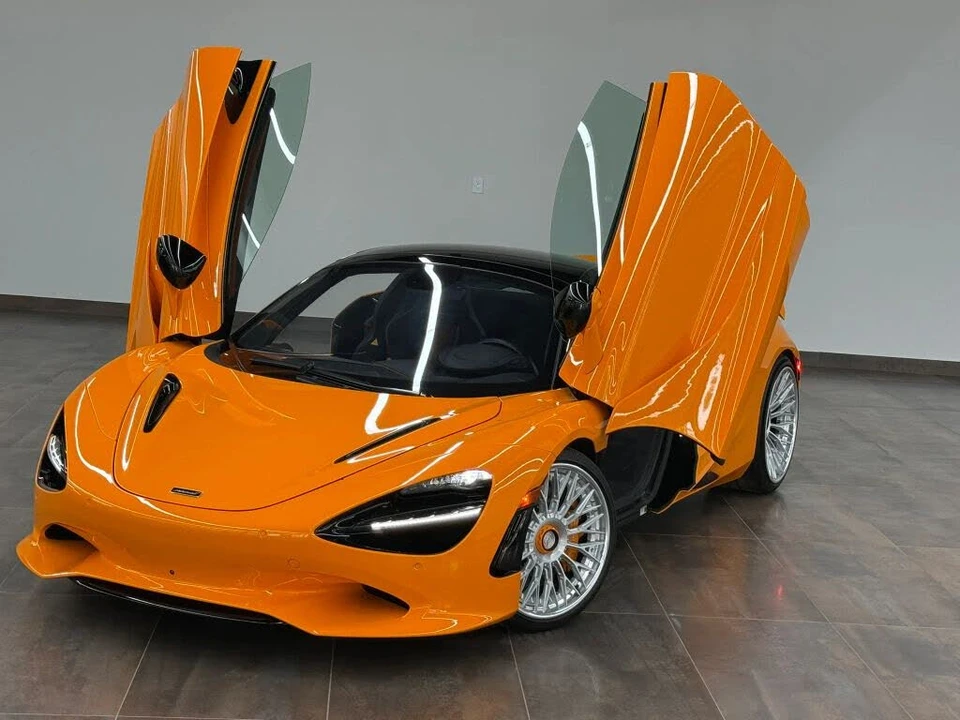 2025 McLaren 750S Spider - Image 6 of 31