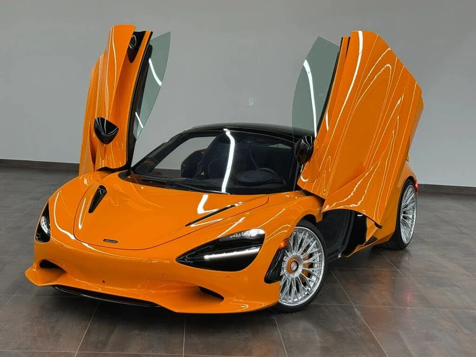 2025 McLaren 750S Spider - Image 5 of 31