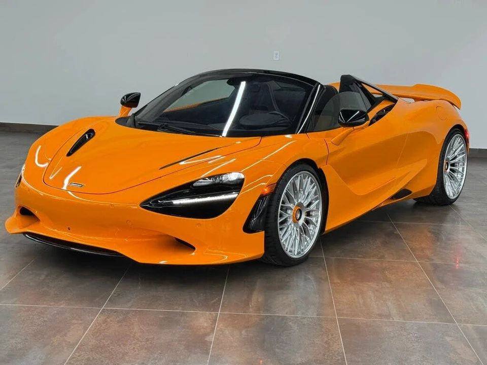 2025 McLaren 750S Spider - Image 23 of 31