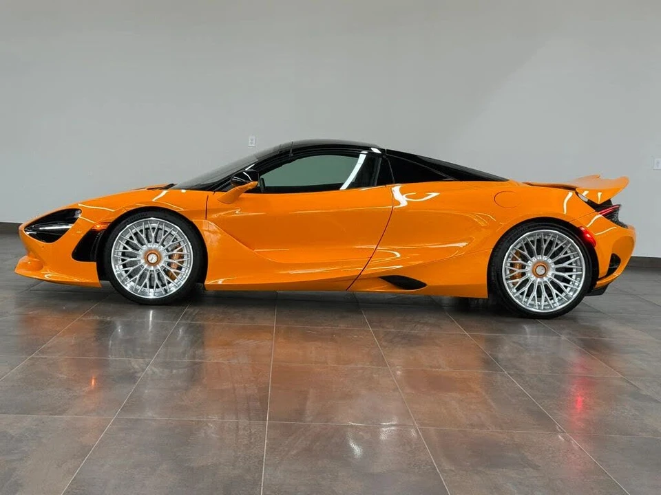 2025 McLaren 750S Spider - Image 7 of 31