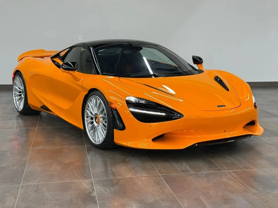 2025 McLaren 750S Spider - Image 21 of 31