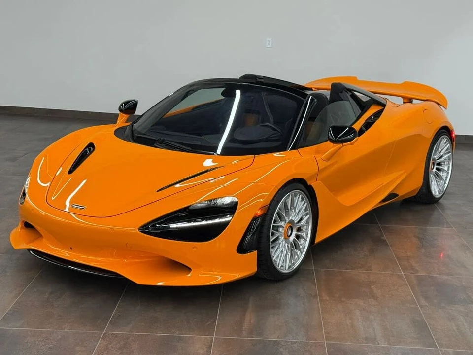 2025 McLaren 750S Spider - Image 24 of 31