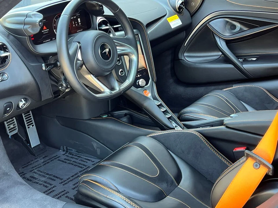 2025 McLaren 750S Spider - Image 2 of 31