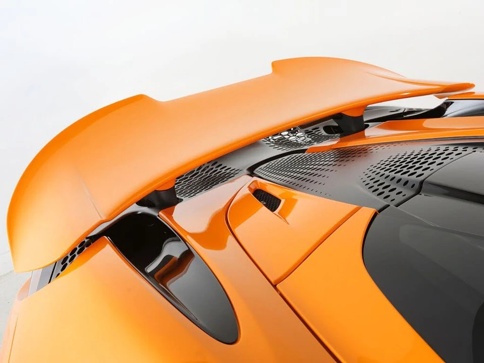 2025 McLaren 750S Spider - Image 24 of 31