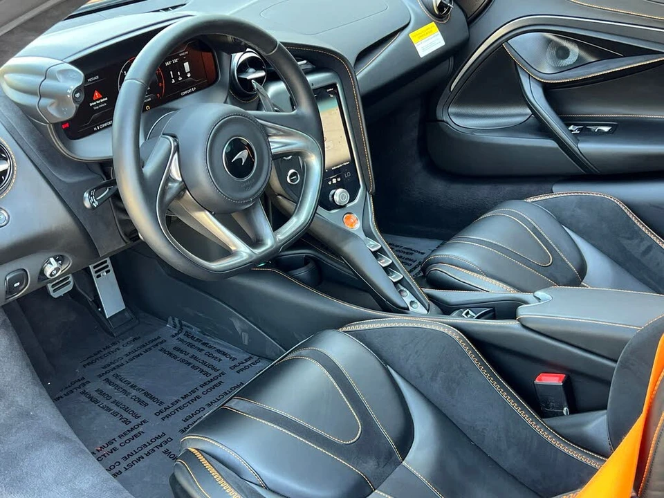 2025 McLaren 750S Spider - Image 25 of 31