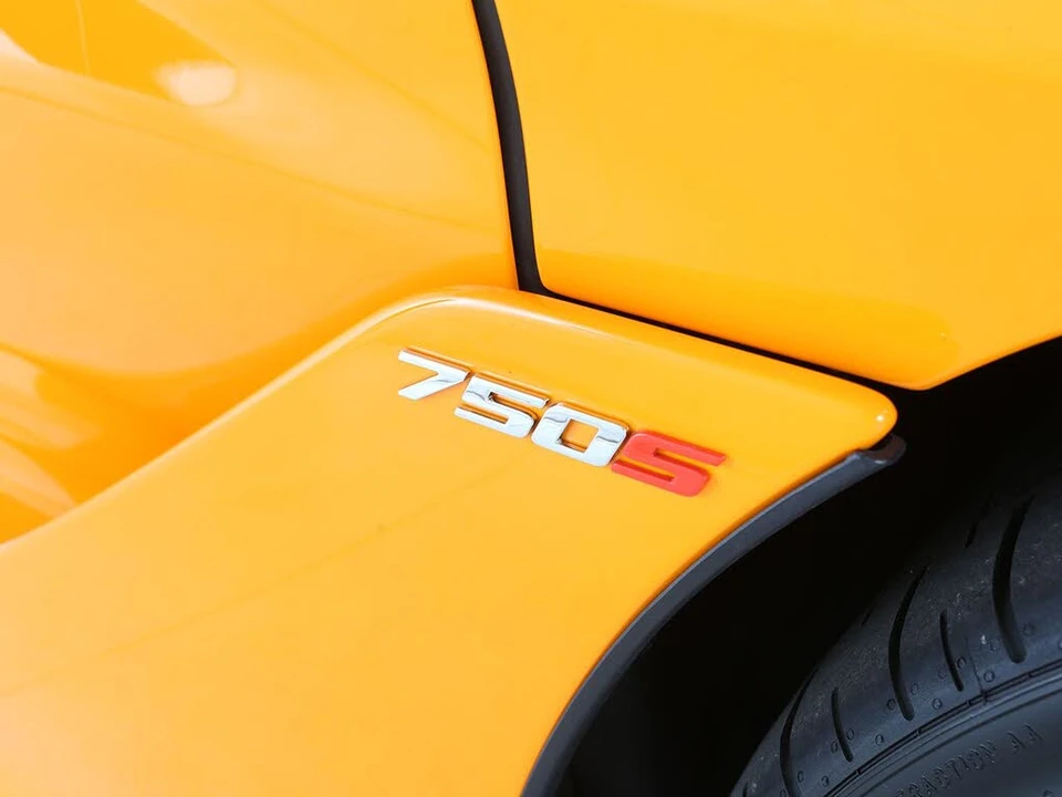 2025 McLaren 750S Spider - Image 23 of 31