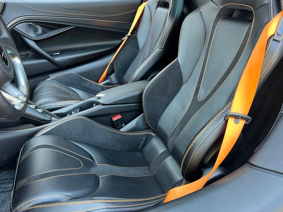 2025 McLaren 750S Spider - Image 4 of 31