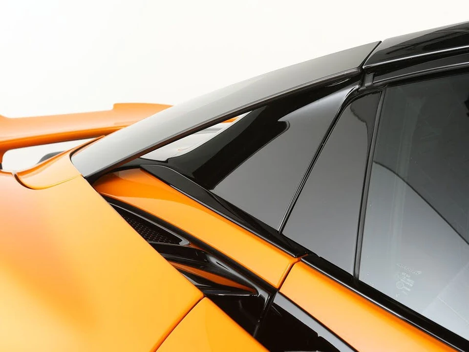 2025 McLaren 750S Spider - Image 22 of 31