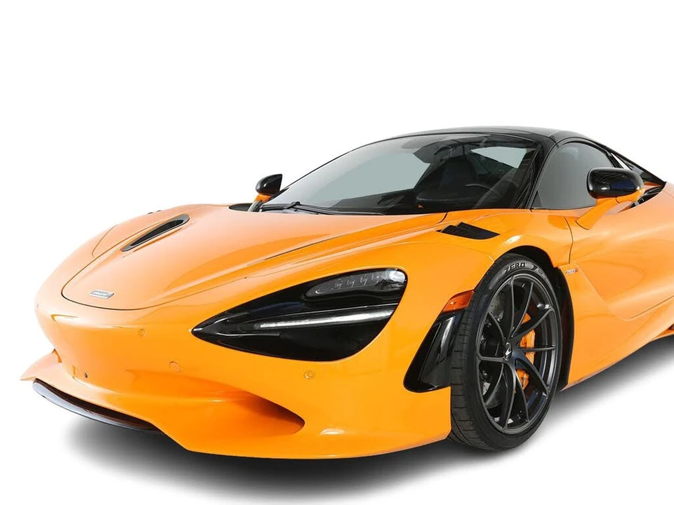 2025 McLaren 750S Spider - Image 9 of 31
