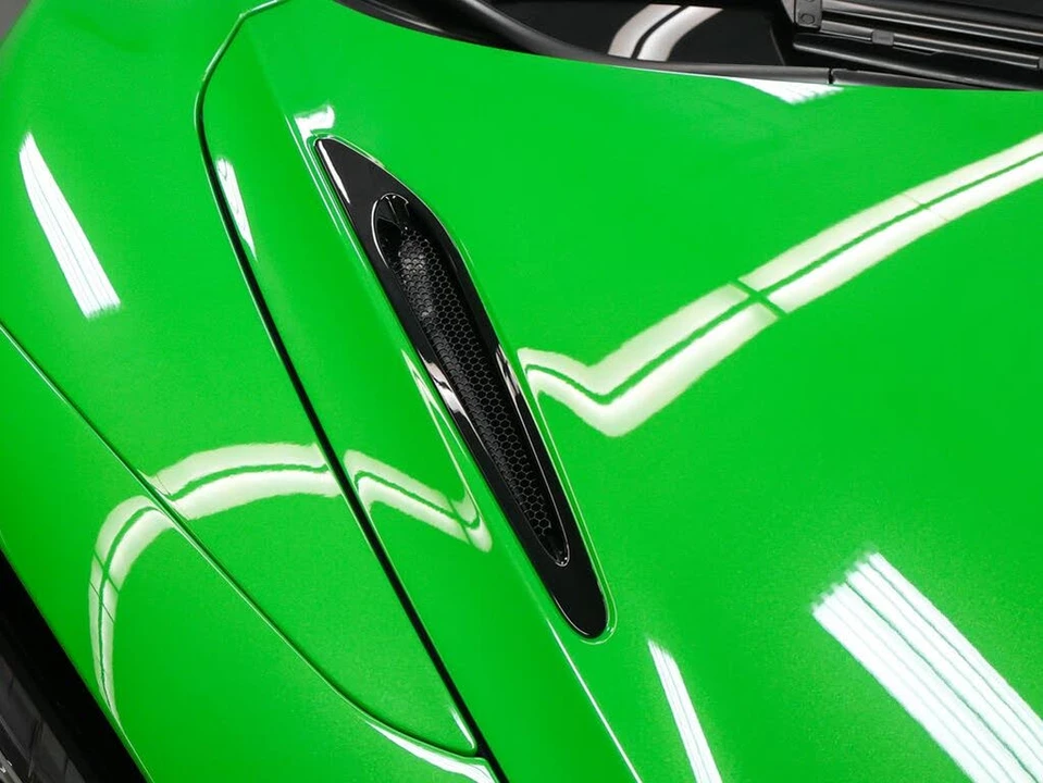 2025 McLaren 750S Spider - Image 6 of 31