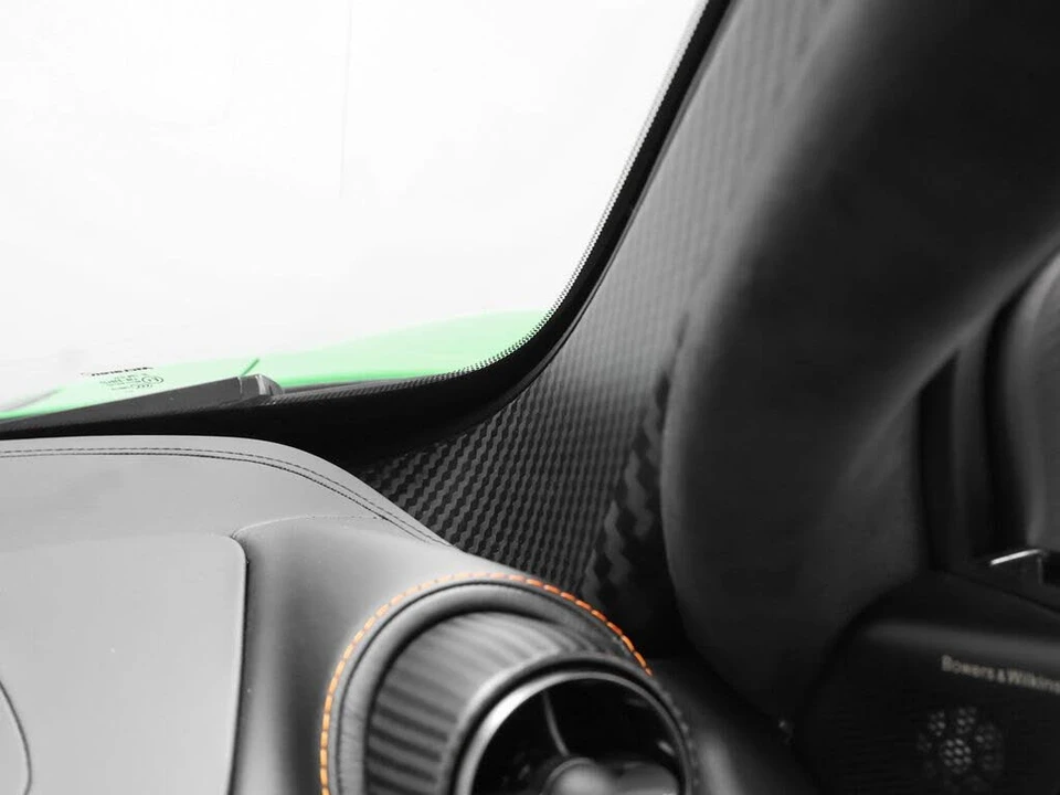 2025 McLaren 750S Spider - Image 28 of 31