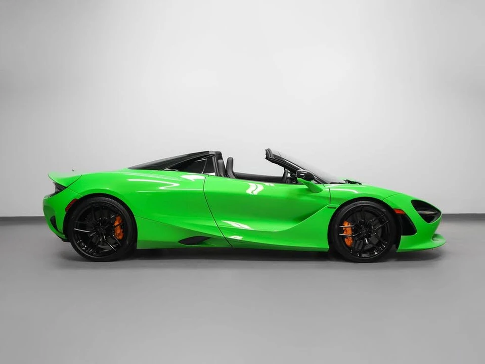2025 McLaren 750S Spider - Image 7 of 31