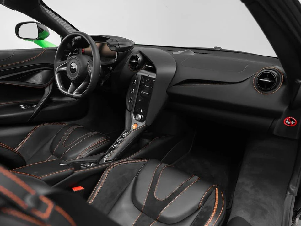 2025 McLaren 750S Spider - Image 24 of 31