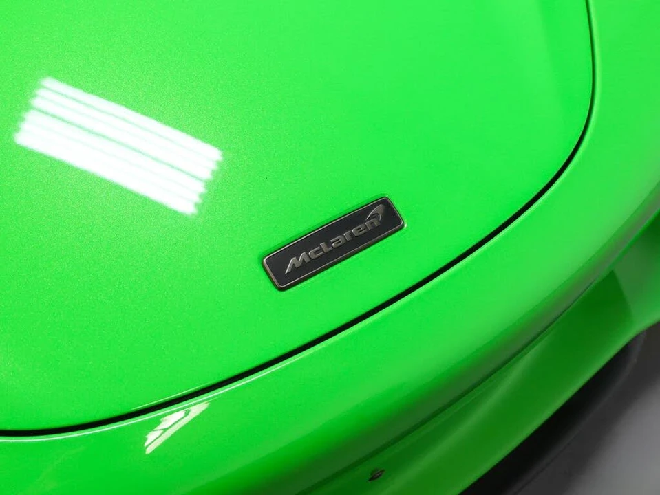 2025 McLaren 750S Spider - Image 5 of 31