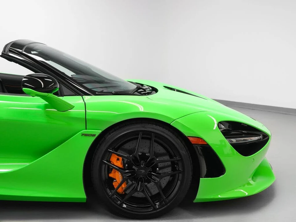 2025 McLaren 750S Spider - Image 10 of 31