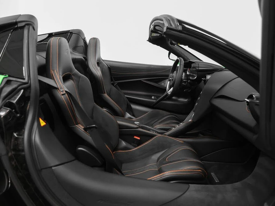 2025 McLaren 750S Spider - Image 23 of 31