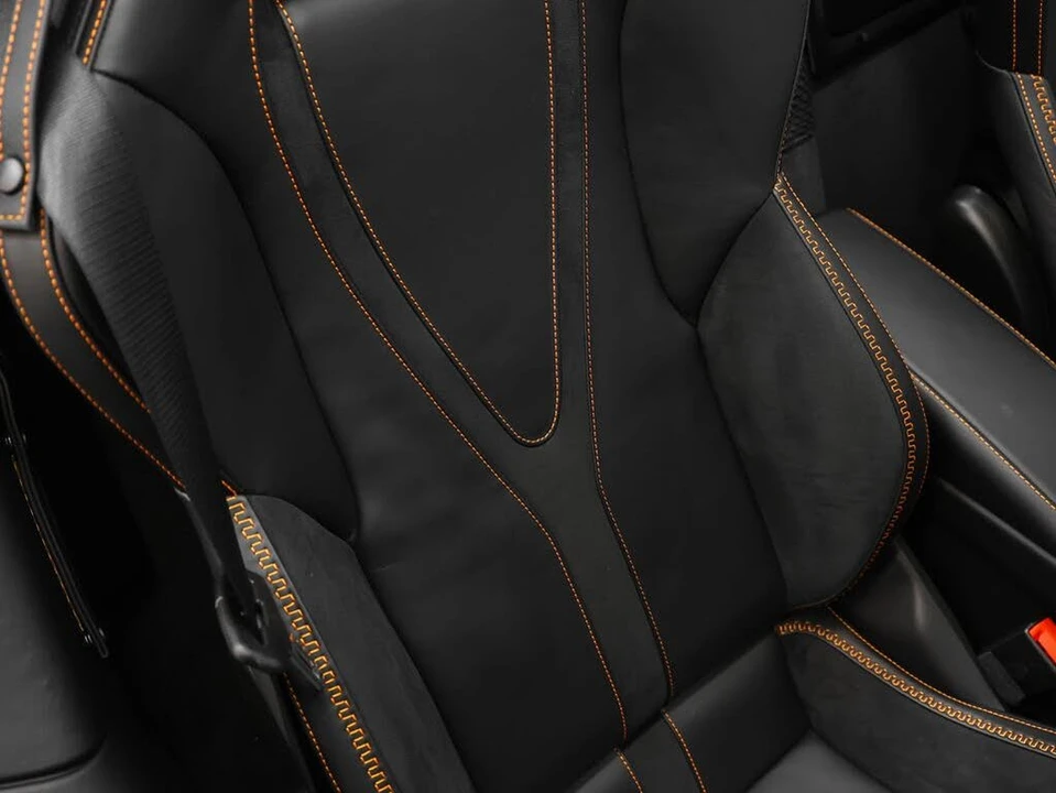 2025 McLaren 750S Spider - Image 22 of 31