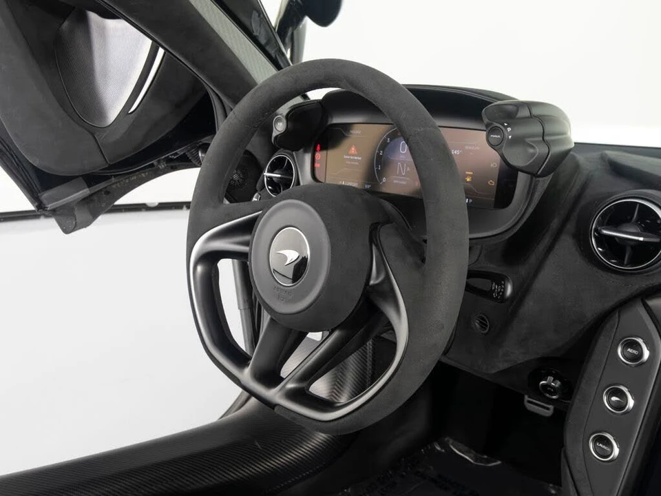 2025 McLaren 750S Spider - Image 31 of 31