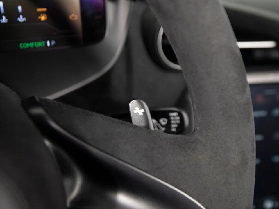 2025 McLaren 750S Spider - Image 21 of 31