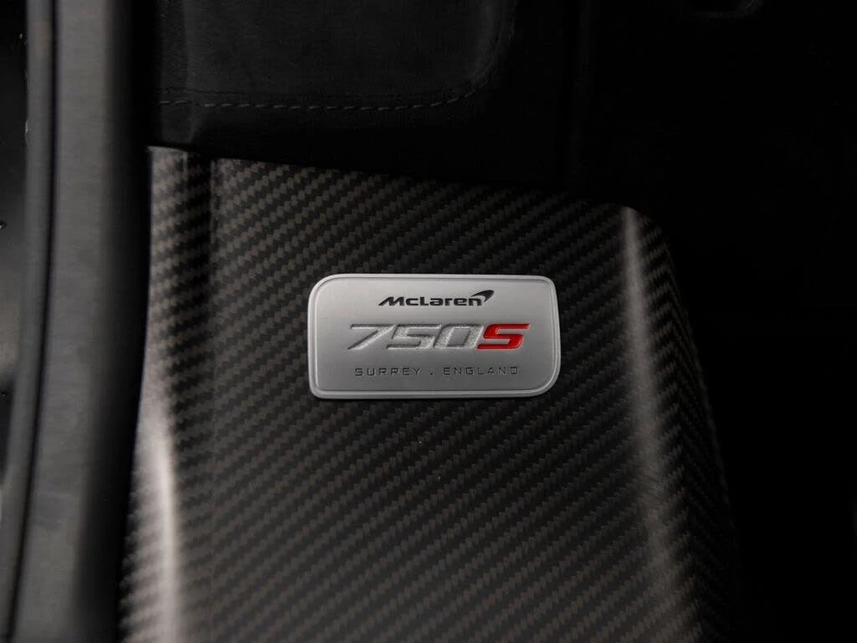 2025 McLaren 750S Spider - Image 15 of 31