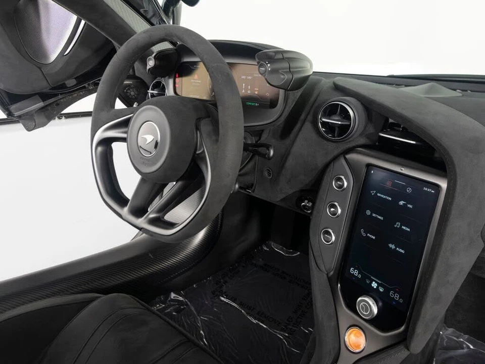 2025 McLaren 750S Spider - Image 30 of 31