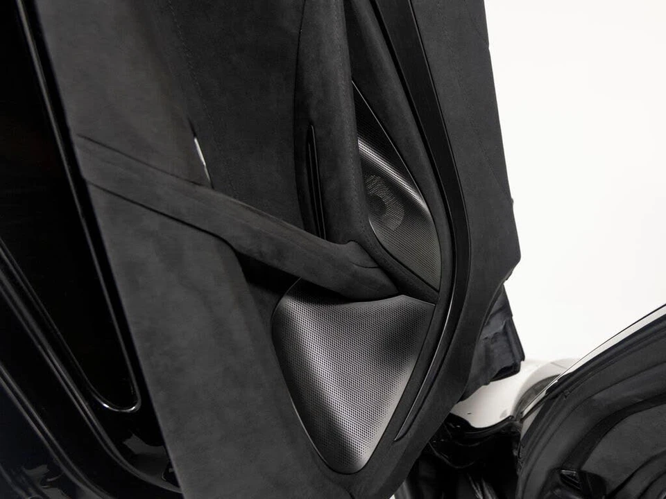 2025 McLaren 750S Spider - Image 13 of 31