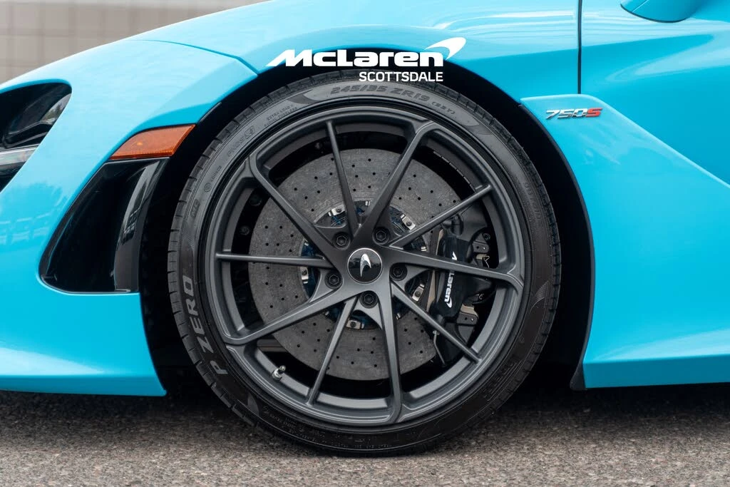 2025 McLaren 750S Spider - Image 27 of 30