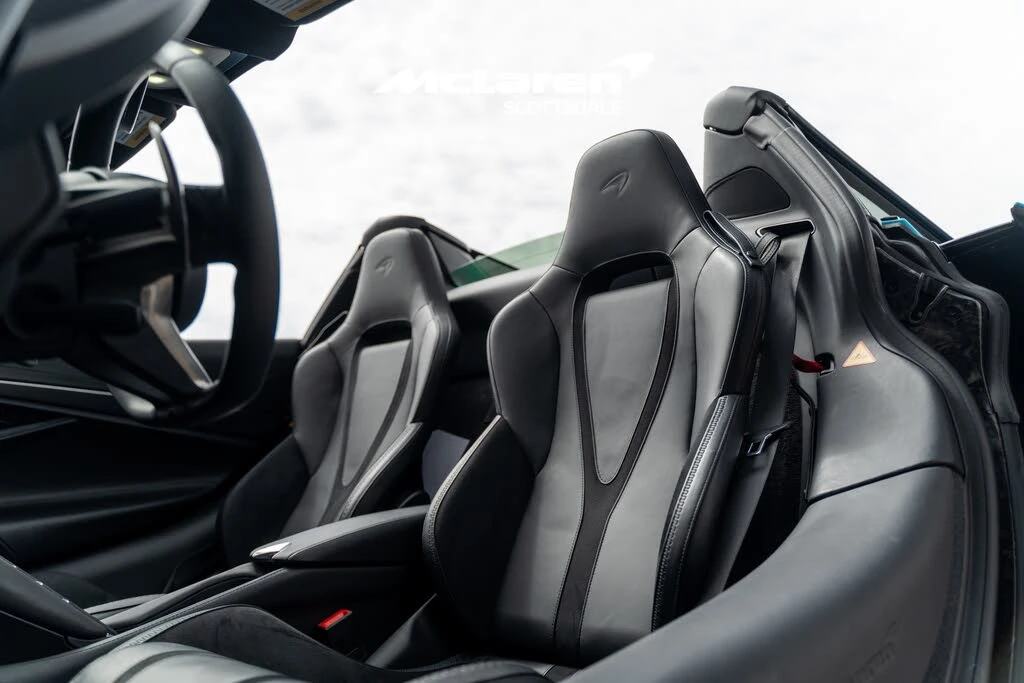 2025 McLaren 750S Spider - Image 11 of 30