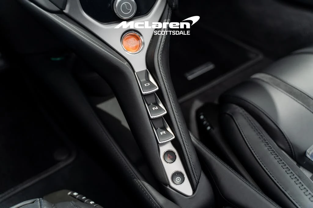 2025 McLaren 750S Spider - Image 16 of 30