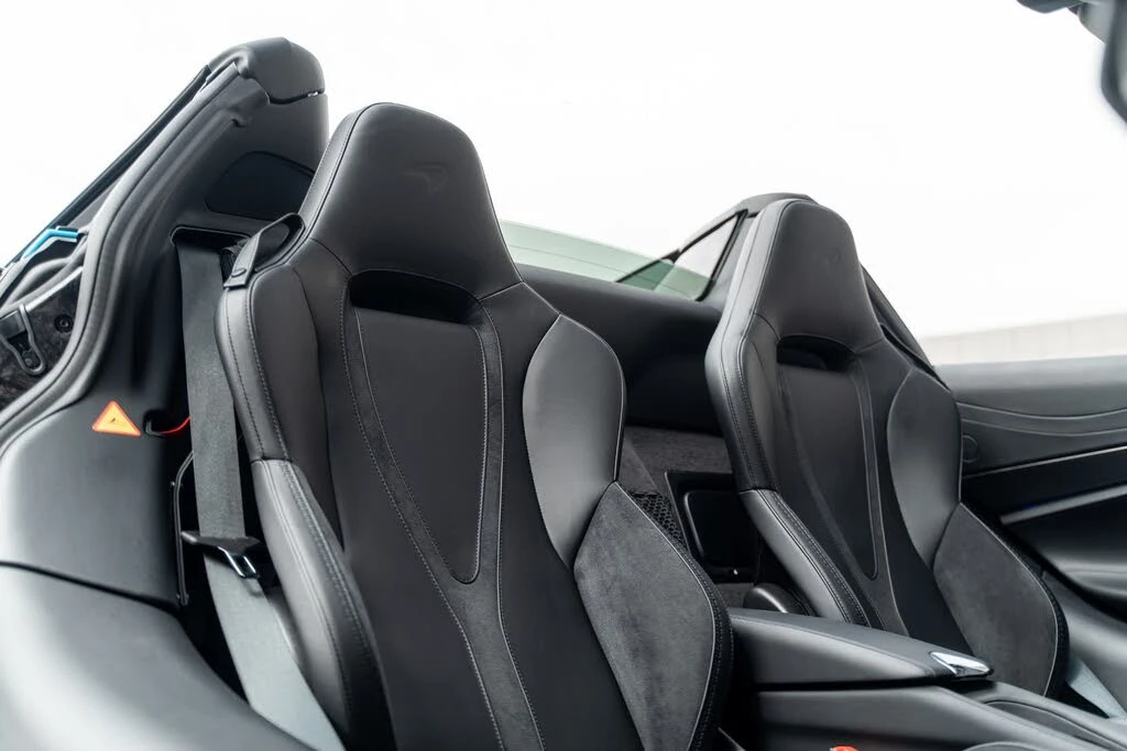 2025 McLaren 750S Spider - Image 12 of 30