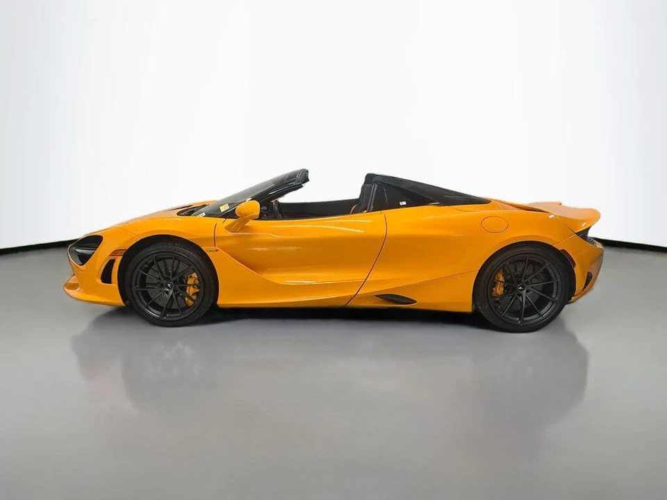 2025 McLaren 750S Spider - Image 2 of 30
