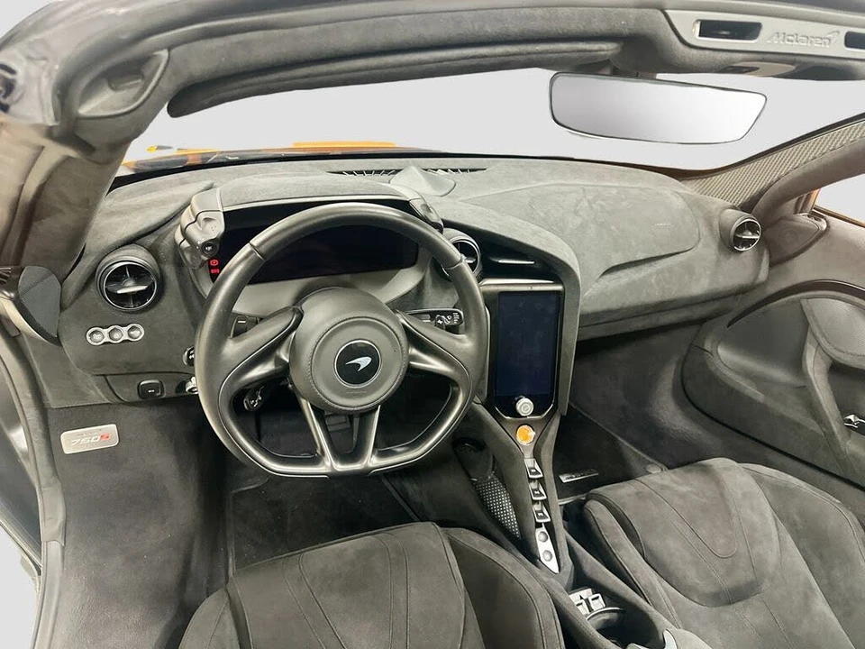 2025 McLaren 750S Spider - Image 4 of 30